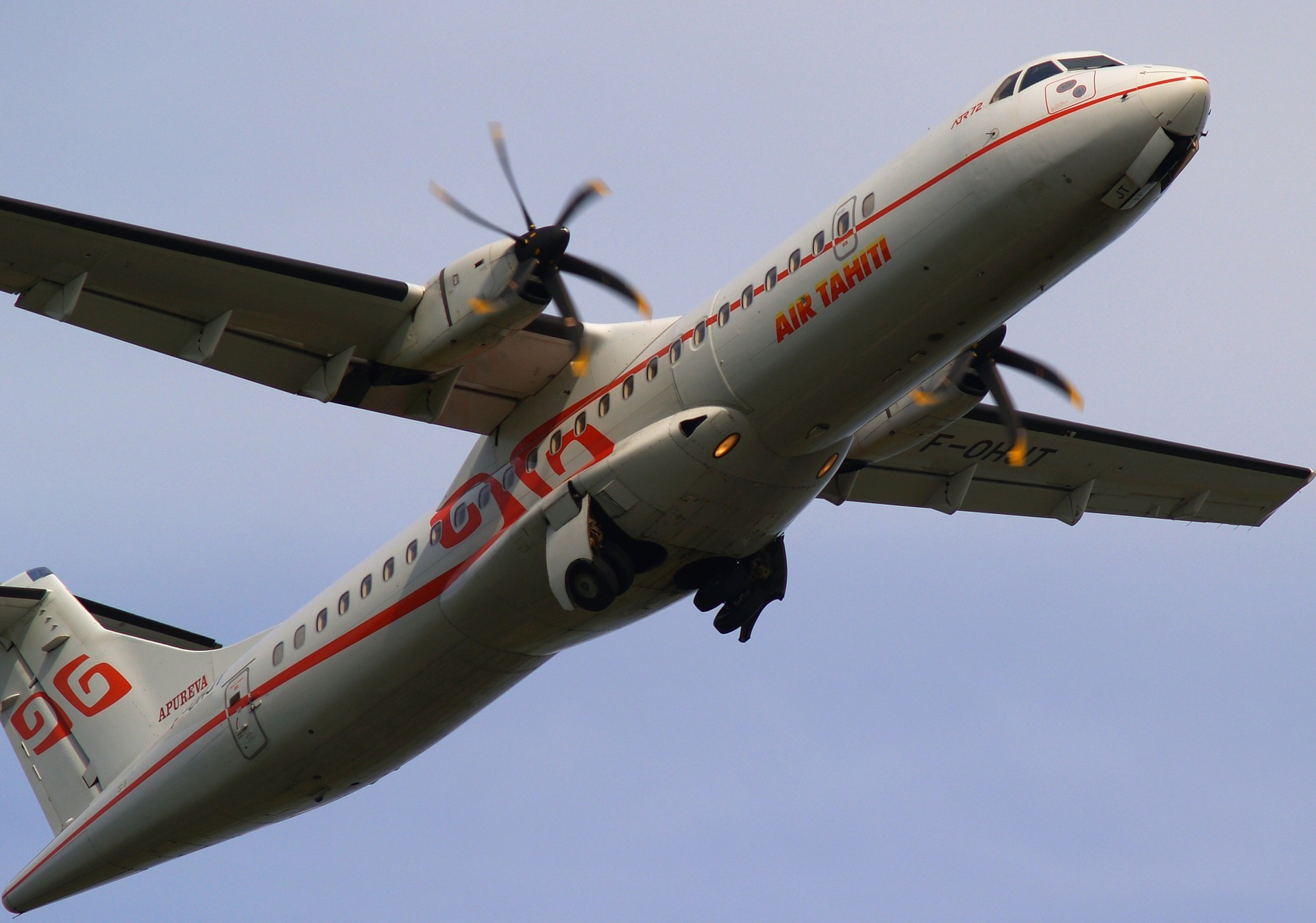 plane-2176990_1920